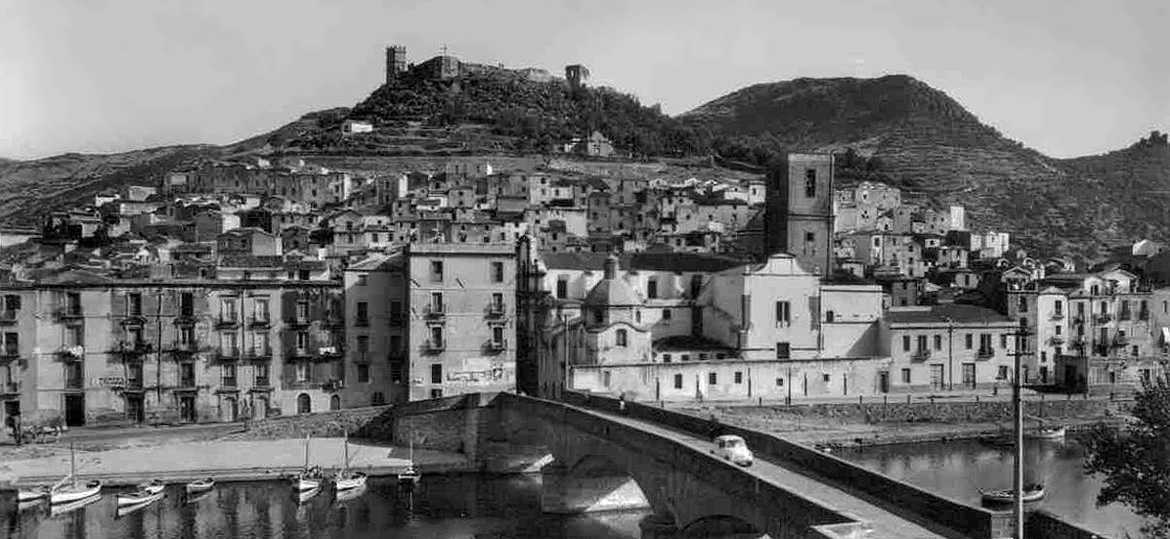 La cittadina di Bosa nel 1895