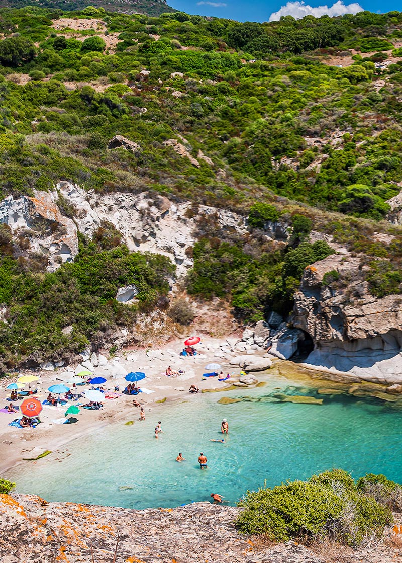 The beautiful beach of Cumpoltittu